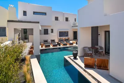 Uma Ray Suites - Fira