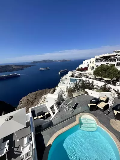 NEOKLASSIKO KOUKOULI - Fira