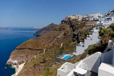 Porto Fira Suites - Fira