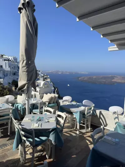 Remvi Suites - Firostefani