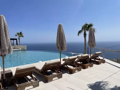 Leon Luxury Suites - Imerovigli