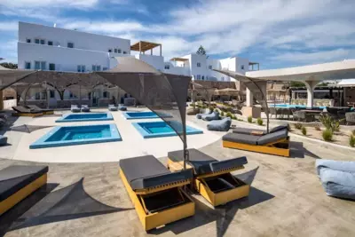 Aelia Luxury Suites - Karterados