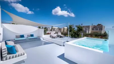 Majestic Sky Luxury Suites - Megalochori