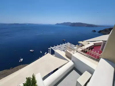 Ambition Suites - Oia