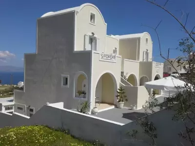 Kiklamino Sunset Studios - Oia