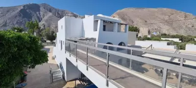 Tristhenia - Perissa