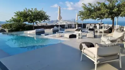 Nova Luxury Suites - Pyrgos