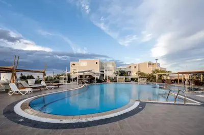 Orizontes Hotel Santorini - Pyrgos