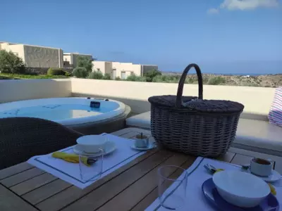 Schinoza Luxury Suites - Schinoussa