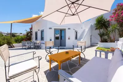 Dora's traditional houses - Apollonia