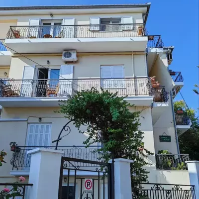 Annis House - Skiathos Città