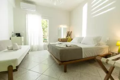 Mondrian Guest House - Skiathos Città