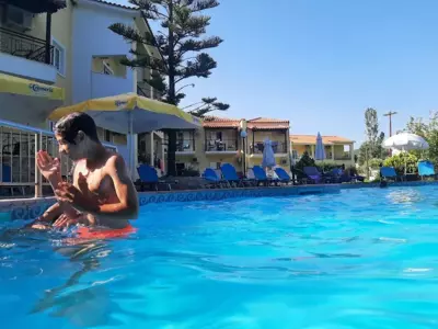 Yiannis Studios - Troulos