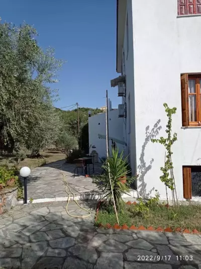 Lalaros Apartment - Glossa