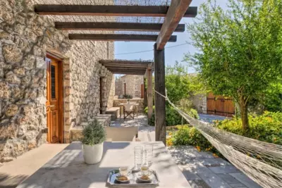 Mare Monte Luxury Suites - Spetses