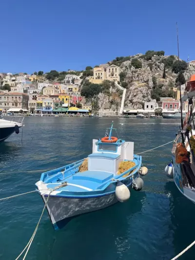 “Athenas” Neoclassic Harbour View Apartment - Symi
