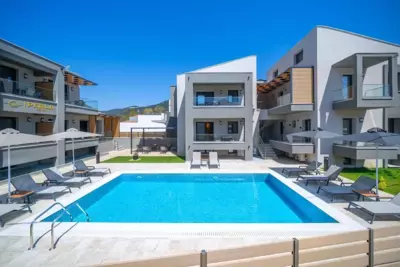 Perla Beach - Chrisi Ammoudia