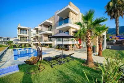 Tereza Golden - Chrisi Ammoudia