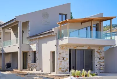 Amo Golden Suites - Chrisi Ammoudia