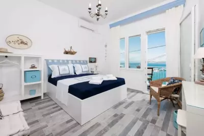 Argyri's Sea View Apartment - Limenas