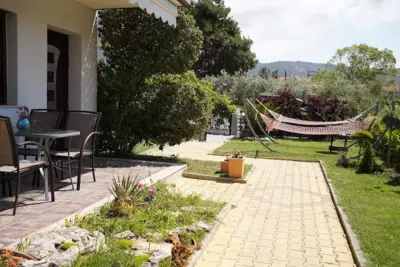 JASMINE STUDIOS POTOS - Potos