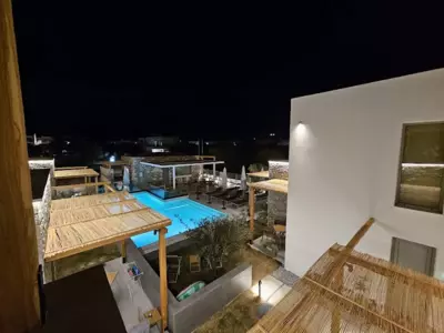 Azzure Luxury Suites - Potos