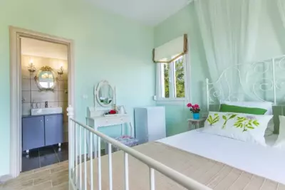 VintageVibes - Skala Marion