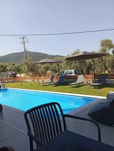 9 keys - Skala Rachoniou