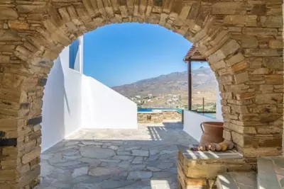 Sail Inn - Agios Romanos