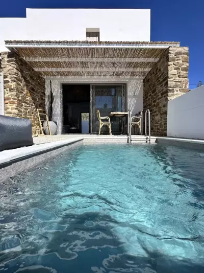 Tinosera Luxury Suites - Agios Sostis