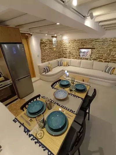 Escape in Tinos - Tinos Città