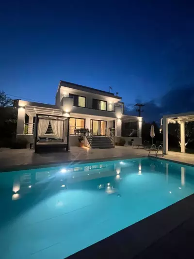 Luxurious villa at a unique spot - Agios Nikolaos