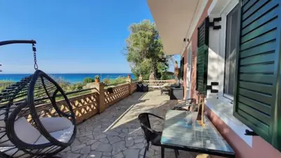 Tonias Houses - Thea House and Vrachos Attic Appartment - Alikanas