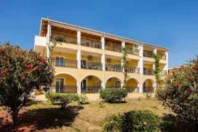 Searocco Studios & Apartments - Close to Alykes Center, by ZanteWize - Alykes