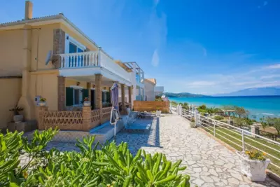 Laura Beach House - Alykes