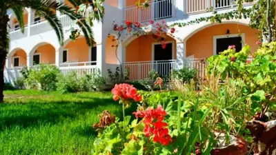 Dennis Apartments - Kalamaki