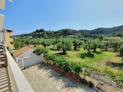 Mare Dentro Kalamaki Beachroad Apts by 