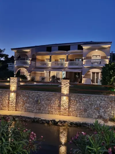 Marathon Studios & Apartments - Kerion