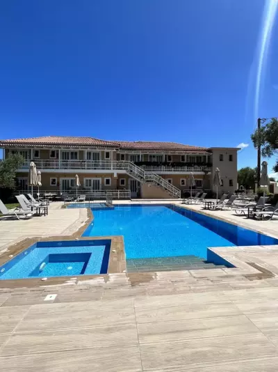 Artemis Apartments - Kipseli