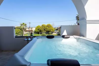 Mamfredas Suites - Kipseli