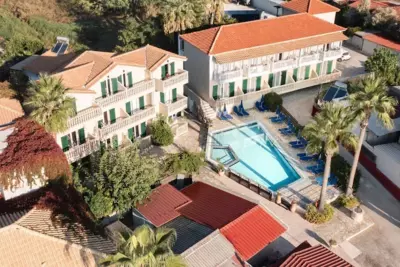 Manthos Beachfront Apartments - Laganas