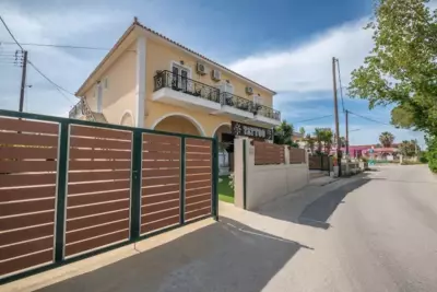 Dora's Apartments - Laganas