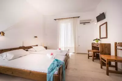 CHRISTOS STUDIOS - Laganas