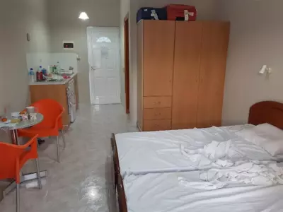 Kalamaras Studios - Laganas