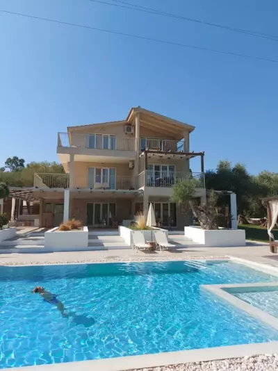 JARDIN de VILLE - Lithakia