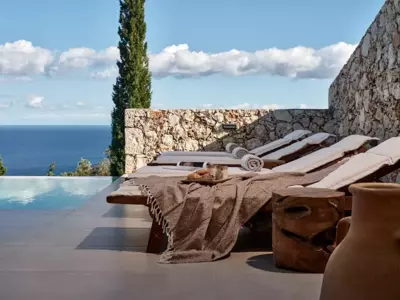 Private Studio Apartment, Unique Location - Sea View - Lithakia