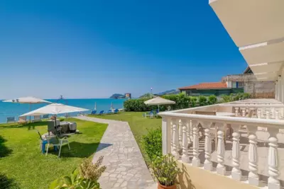 Studio Apartment 5, Unique Location - Sea View - Lithakia