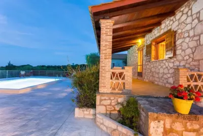 Liuba Houses - Vasilikos