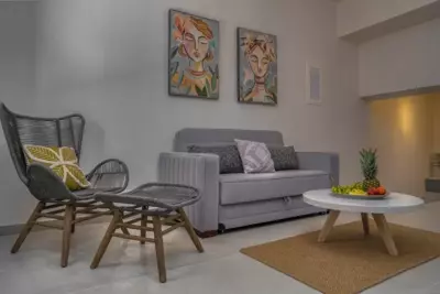 Andy's & Hari's Elegant Town Studios - Zante Città